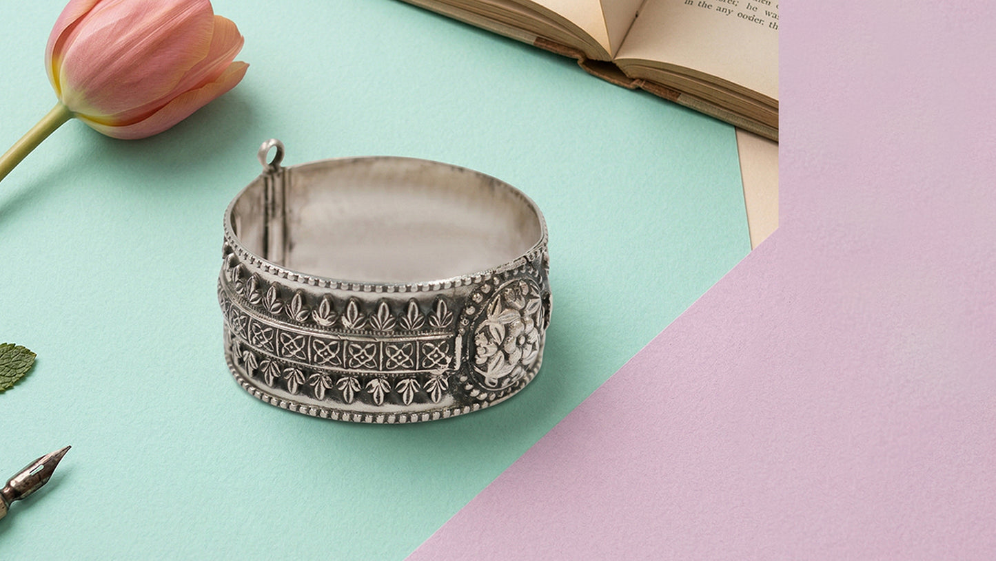 Sangeeta Boochra Antique Floral Oxidised Silver Openable Bangle