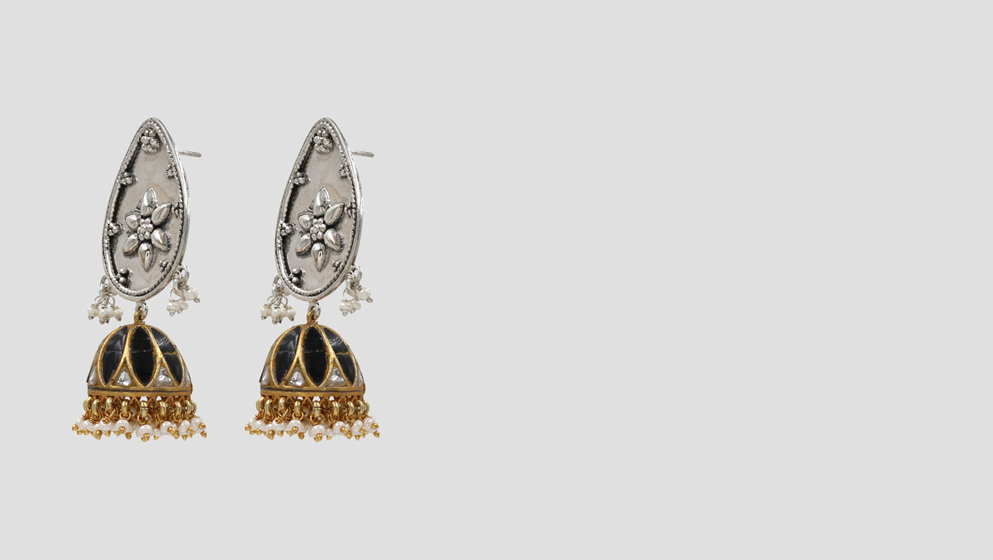 Sangeeta Boochra’s Royal Elegance Earrings