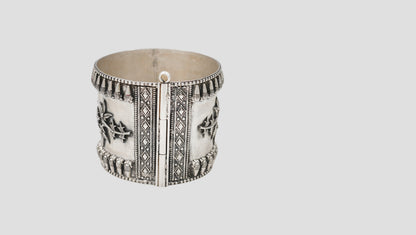 Sangeeta Boochra Floral Motif Oxidised Silver Bangle