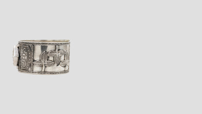 Regal Radiance: Handcrafted 925 Silver Statement Bangle