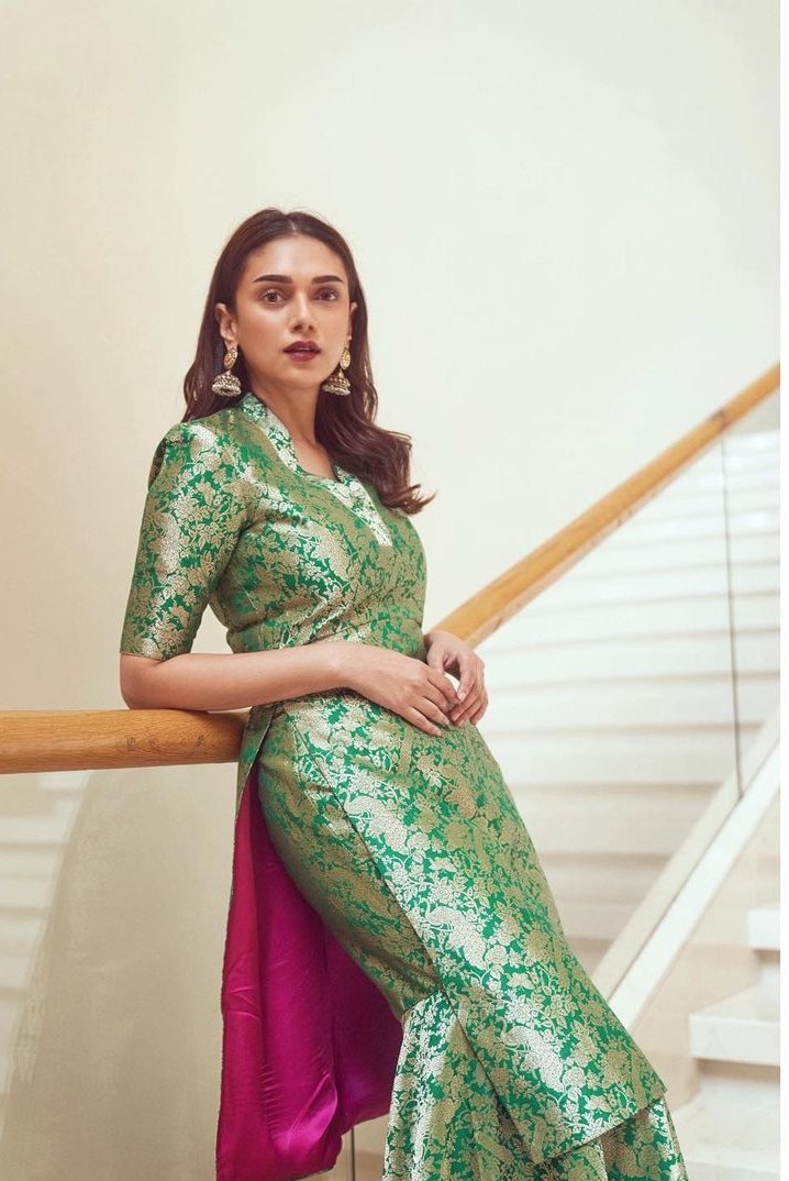 Aditi Rao Hydari In Sangeeta Boochra Silver Earring
