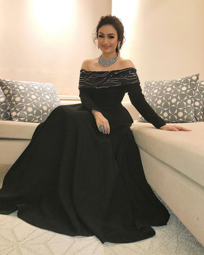 Akriti Kakar in Silver Ring