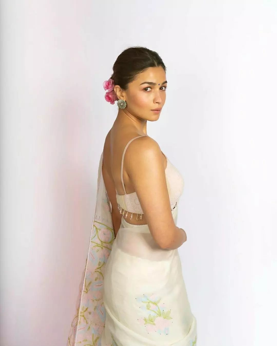 Alia Bhatt In Sangeeta Boochra Earrings