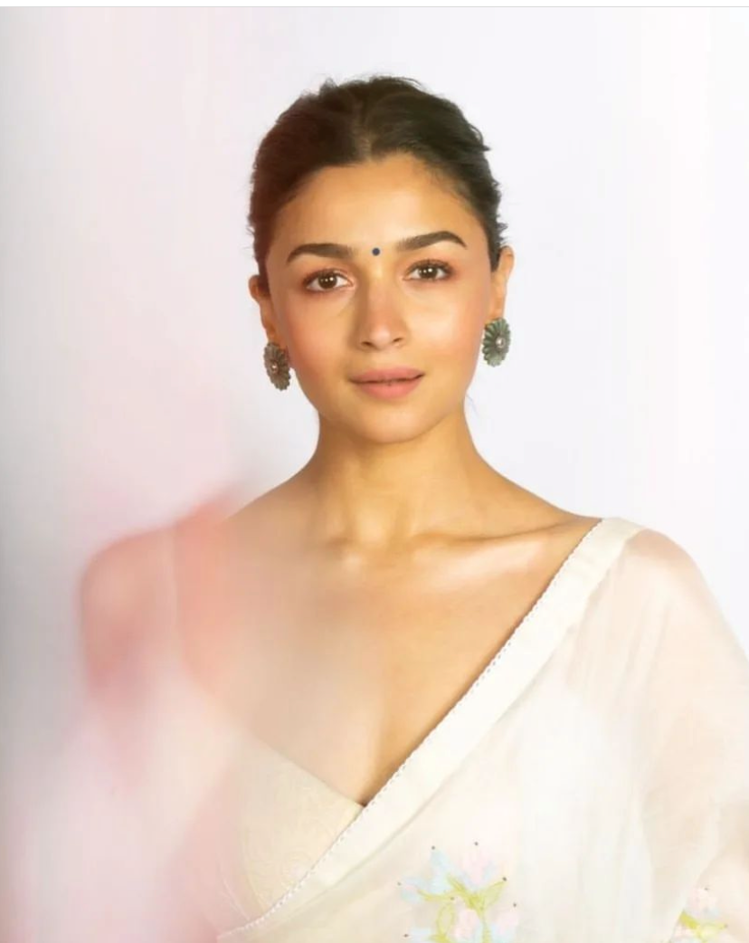 Alia Bhatt In Sangeeta Boochra Earrings
