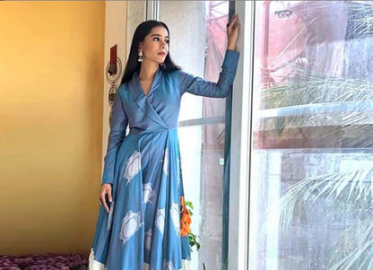 Amrita Rao in Silver Earrings And Rings