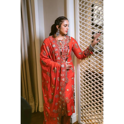 Huma Qureshi In Sangeeta Boochra Silver Jewellery