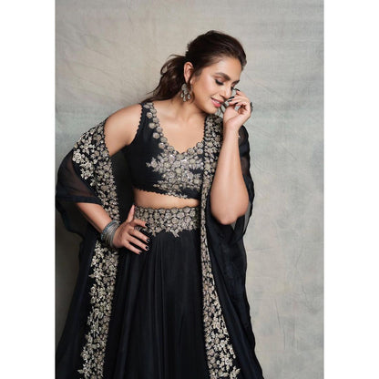 Huma Qureshi In Sangeeta Boochra Silver Jewellery