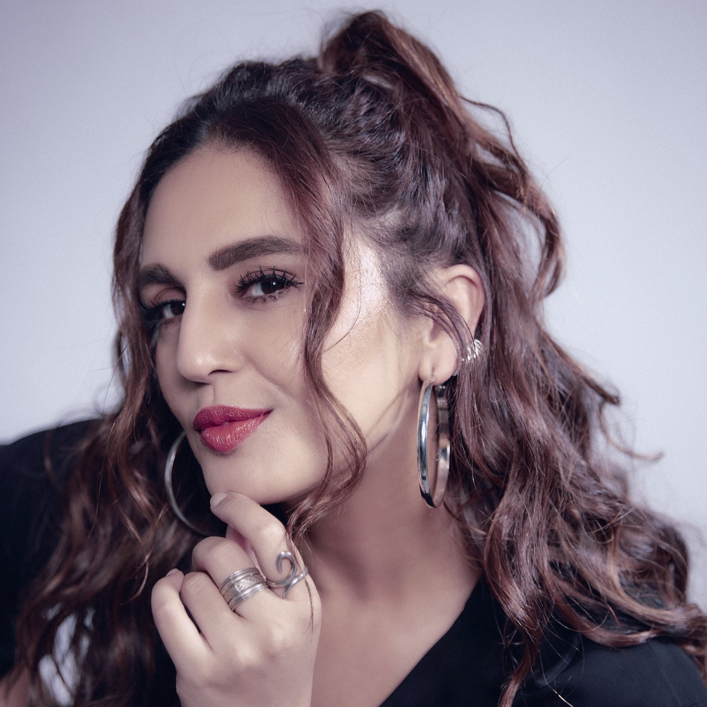 Huma Qureshi In Silver Jewellery