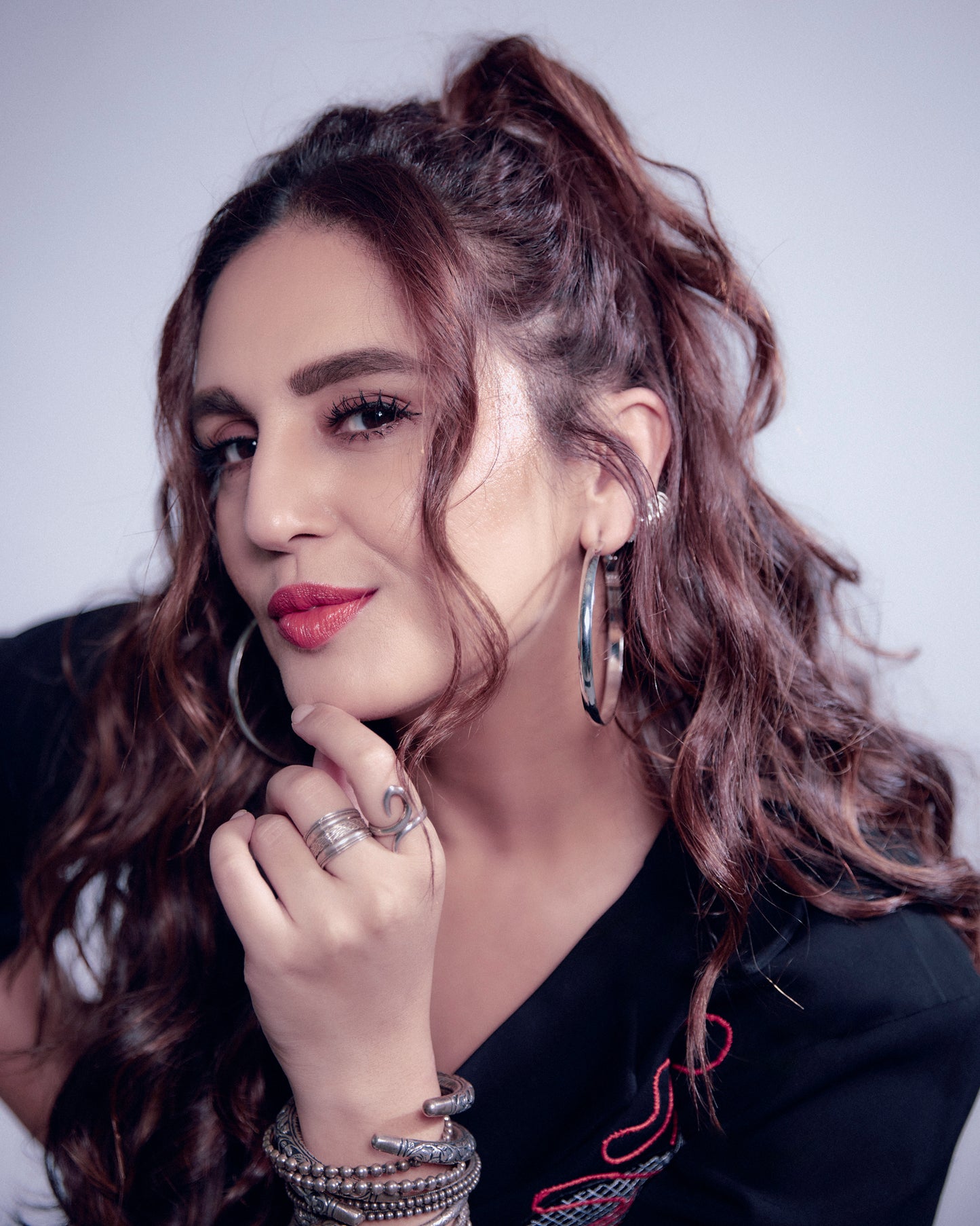 Huma Qureshi In Silver Jewellery