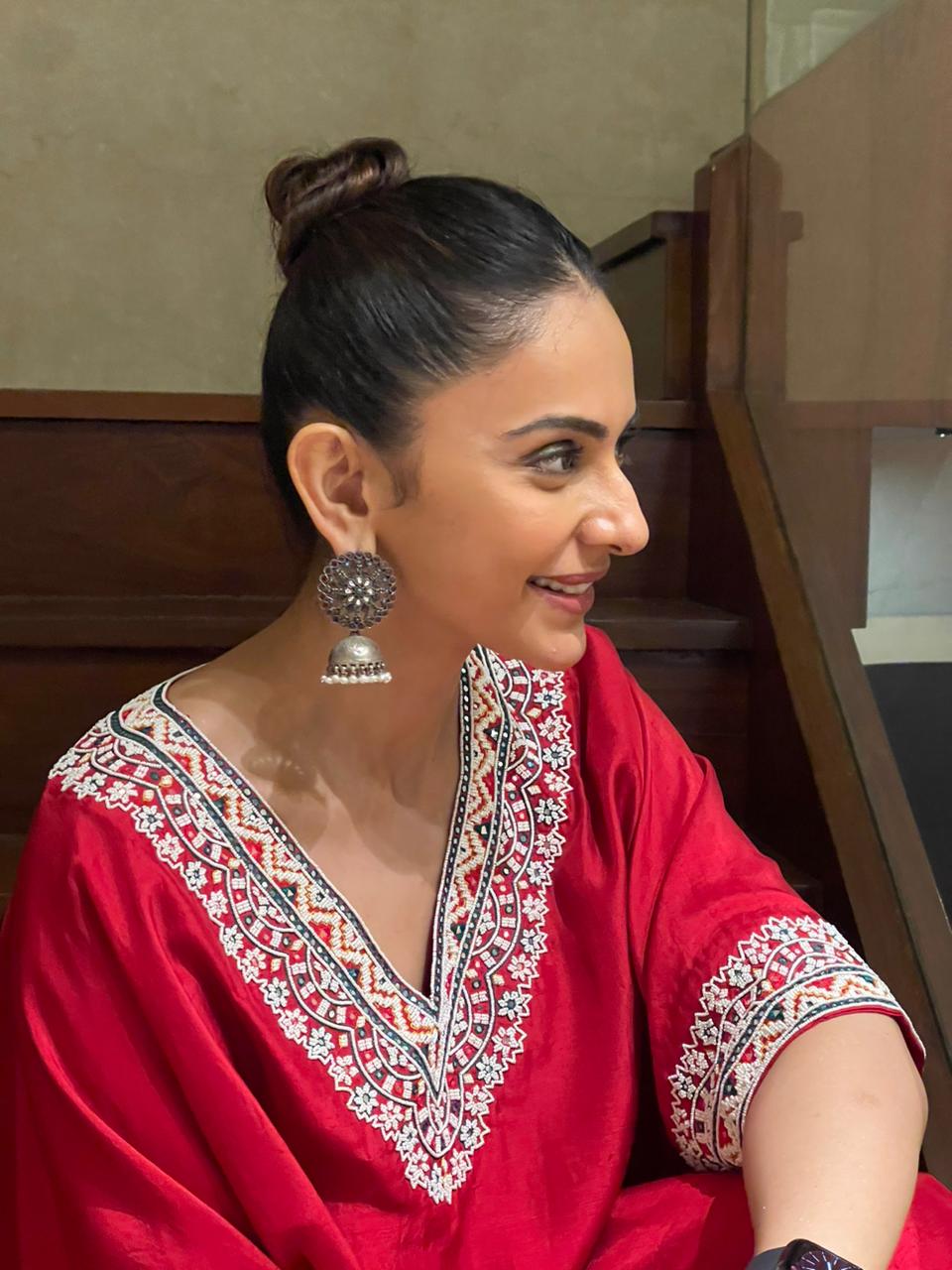 Rakul Preet Silver Jhumka Earring