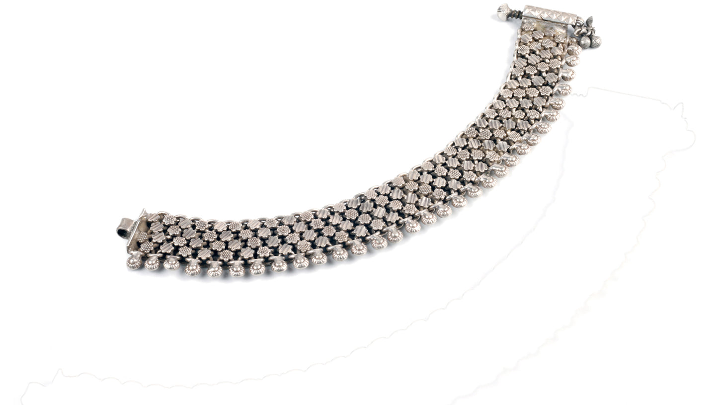Sangeeta Boochra Silver Anklet
