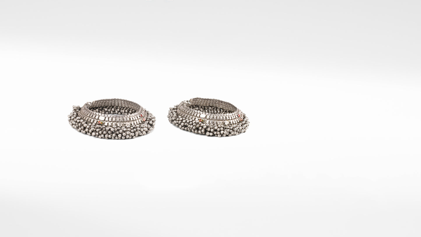 Sangeeta Boochra Silver Anklet