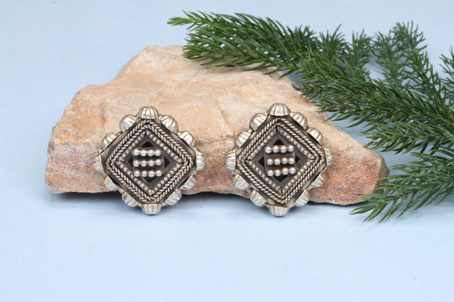 Anantaya - Silver Handcrafted Earring