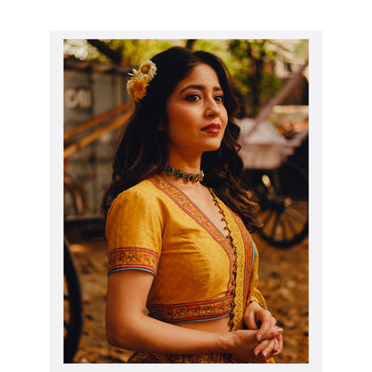 Shweta Tripathi in earring and choker