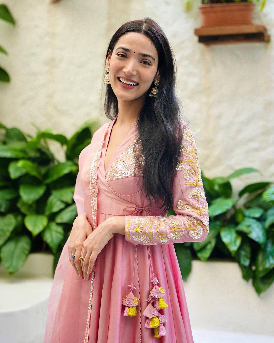 Medha Shankar In Sangeeta Boochra Silver Earring