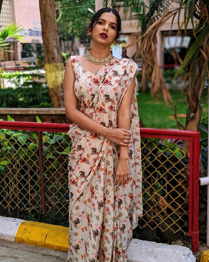 Mitali Mayekar Chandekar in Silver Handcrafted Necklace