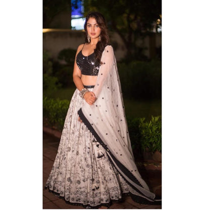 Rhea Chakraborty In Silver Earring and Bangles