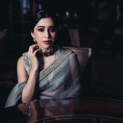 Aarti Ravi in Silver Necklace