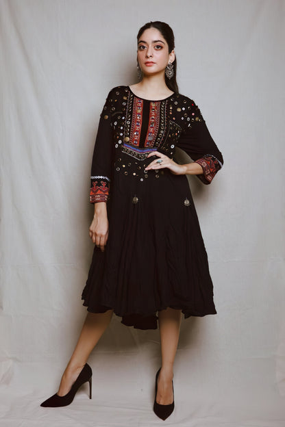 Tanya Maniktala in Silver Handcrafted Earrings and Ring