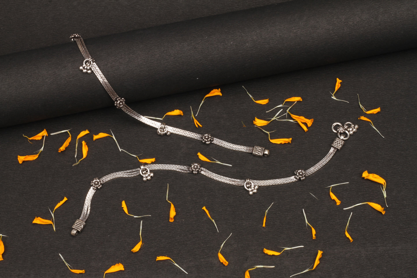 Sangeeta Boochra Silver Anklet