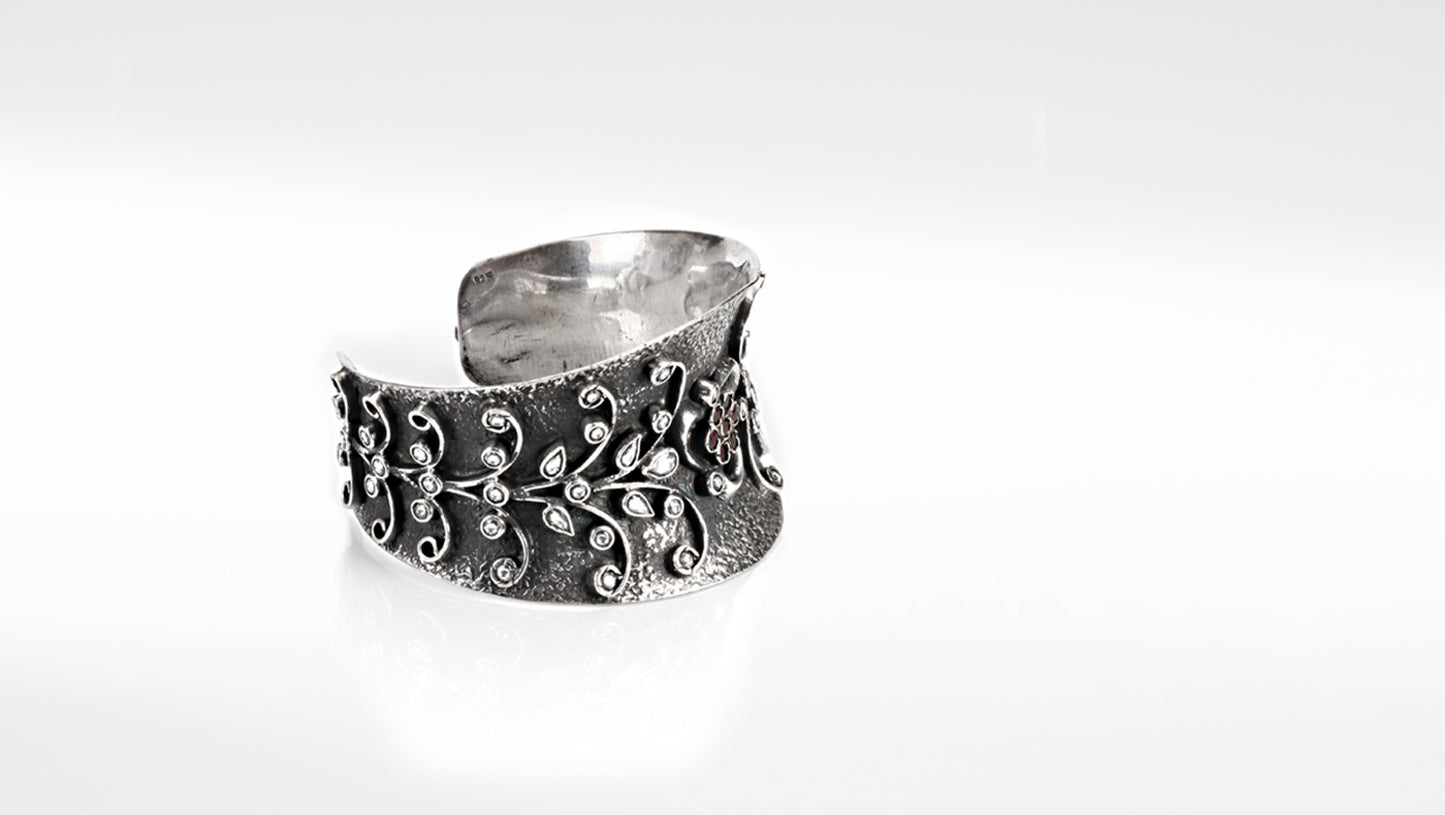 Sangeeta Boochra Silver Bangle