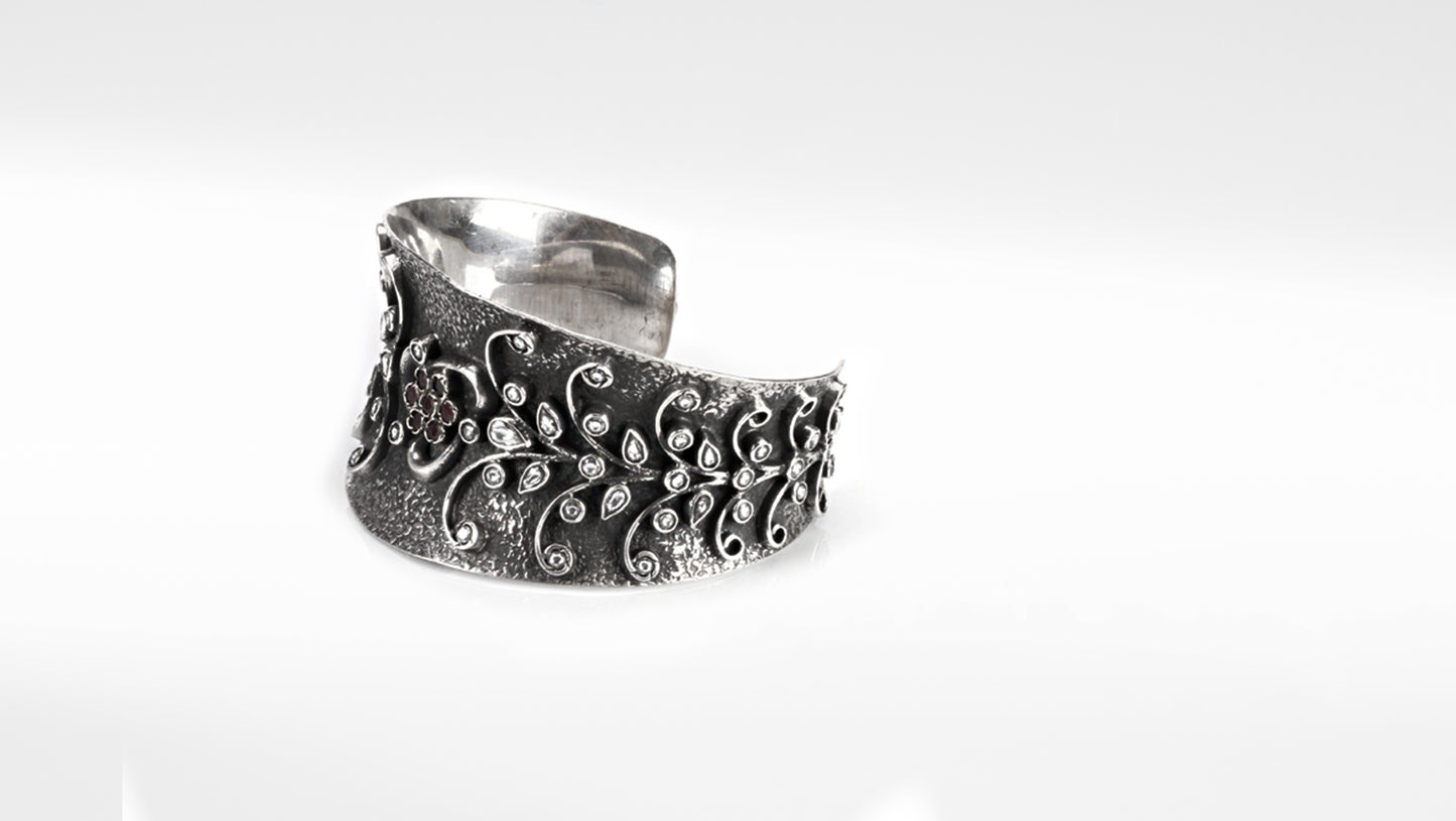 Sangeeta Boochra Silver Bangle