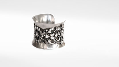 Sangeeta Boochra Silver Bangle
