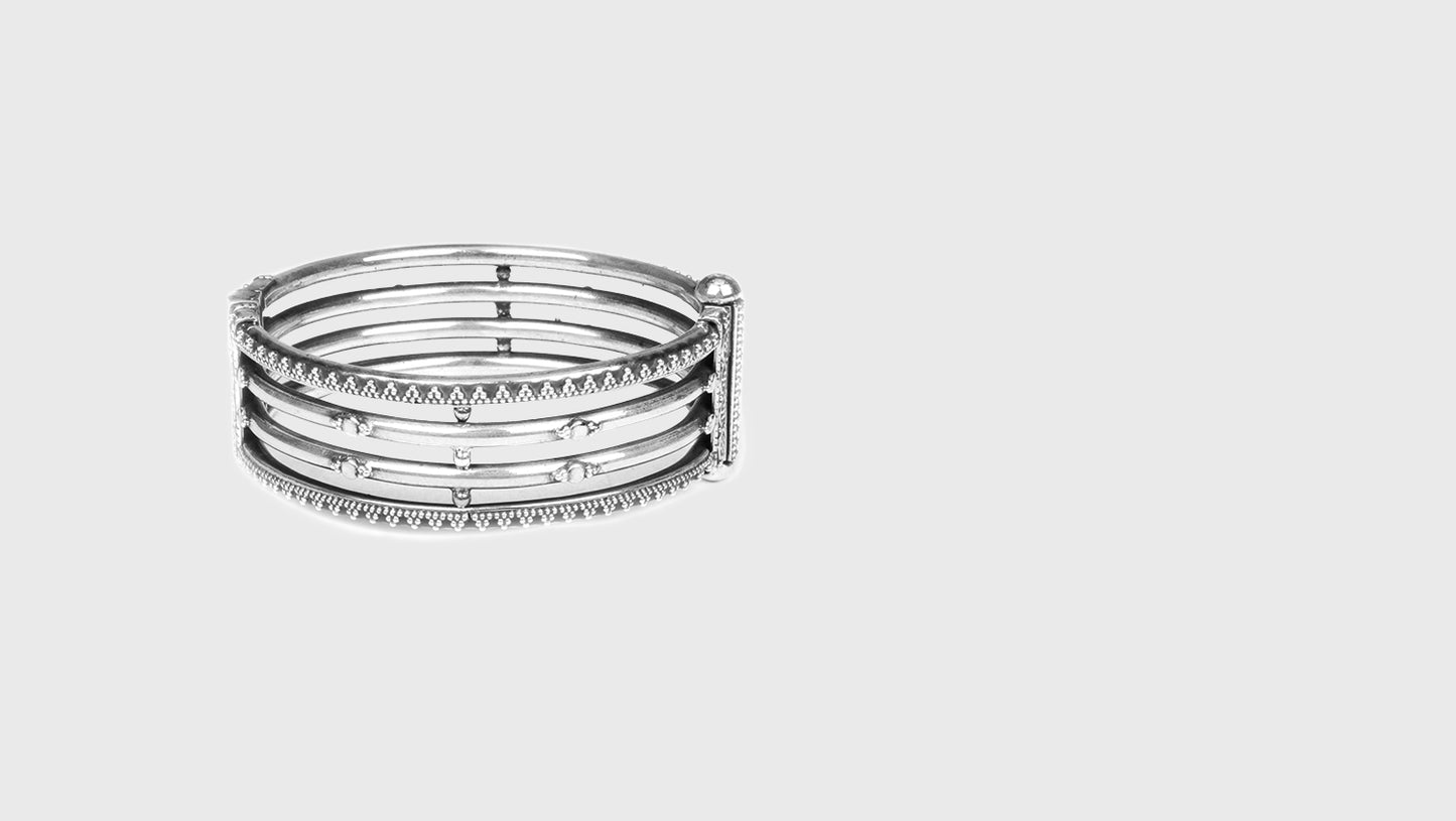 Elegant Radiance Sangeeta Boochra Handmade Silver Bangle