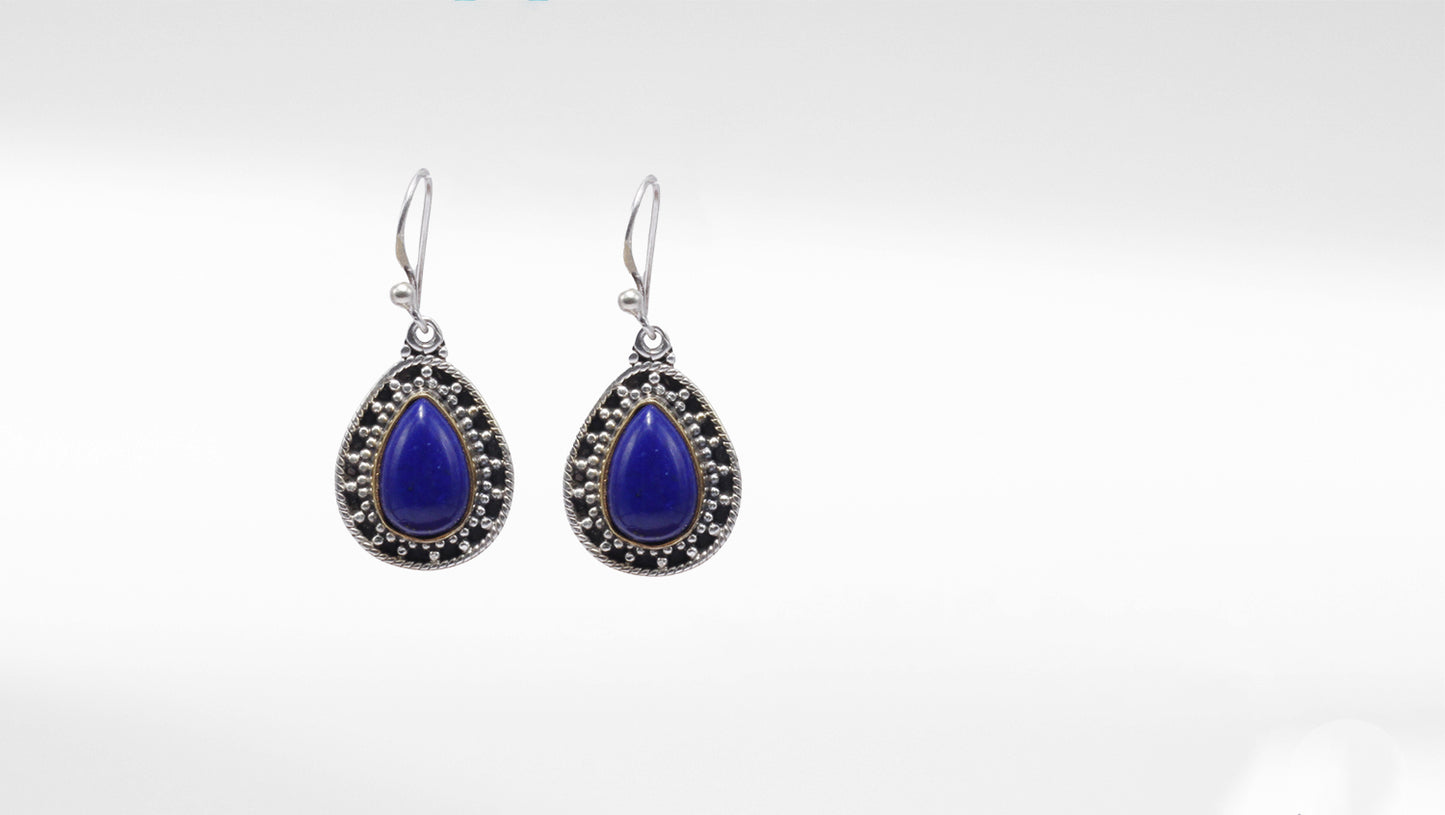 Beautiful Ovel shape silver Earring with Blue Hydro