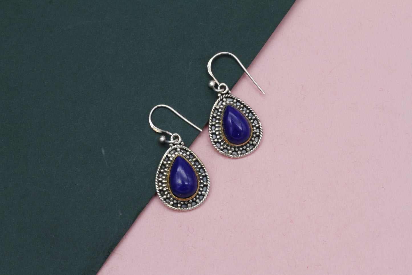 Beautiful Ovel shape silver Earring with Blue Hydro