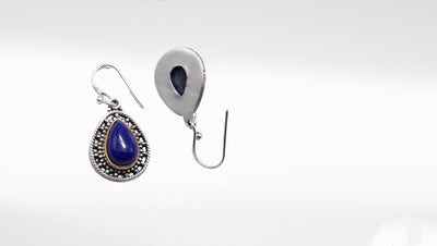 Beautiful Ovel shape silver Earring with Blue Hydro