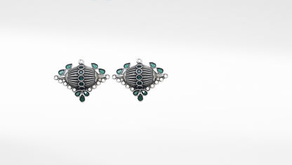 Handcrafted Layla Design Turquoise Silver Earring