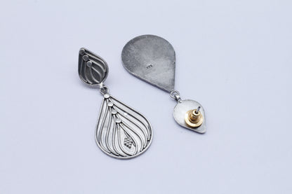 Handcrafted Ovel Shape Silver Hanging Earring