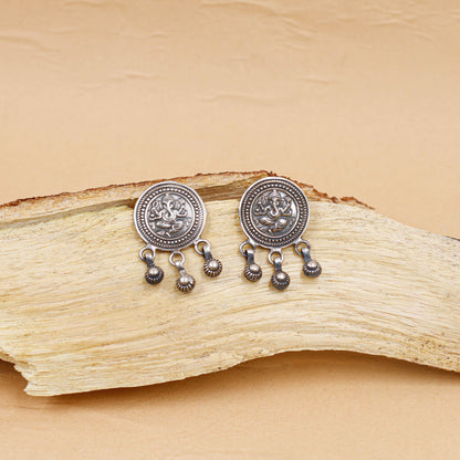 Sangeeta Boochra Silver Earring