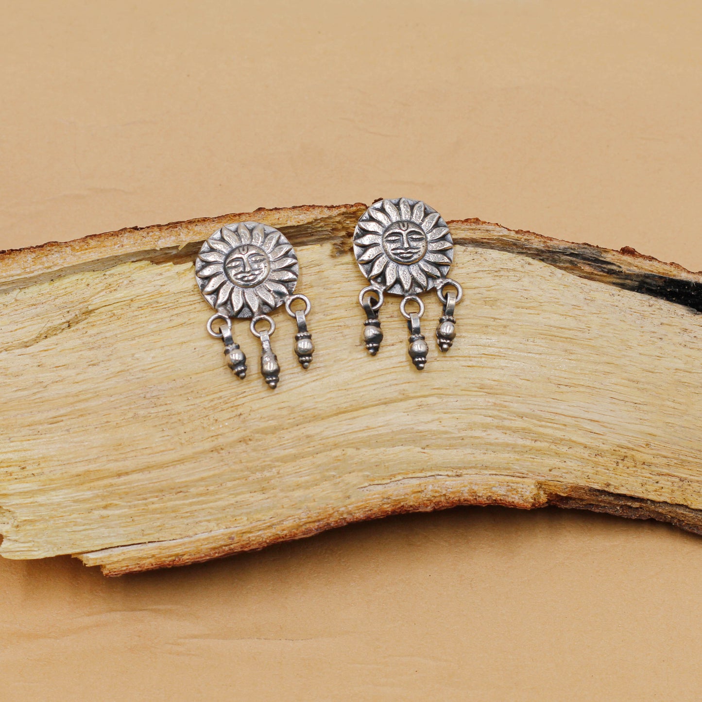 Sangeeta Boochra Silver Handcrafted Earring