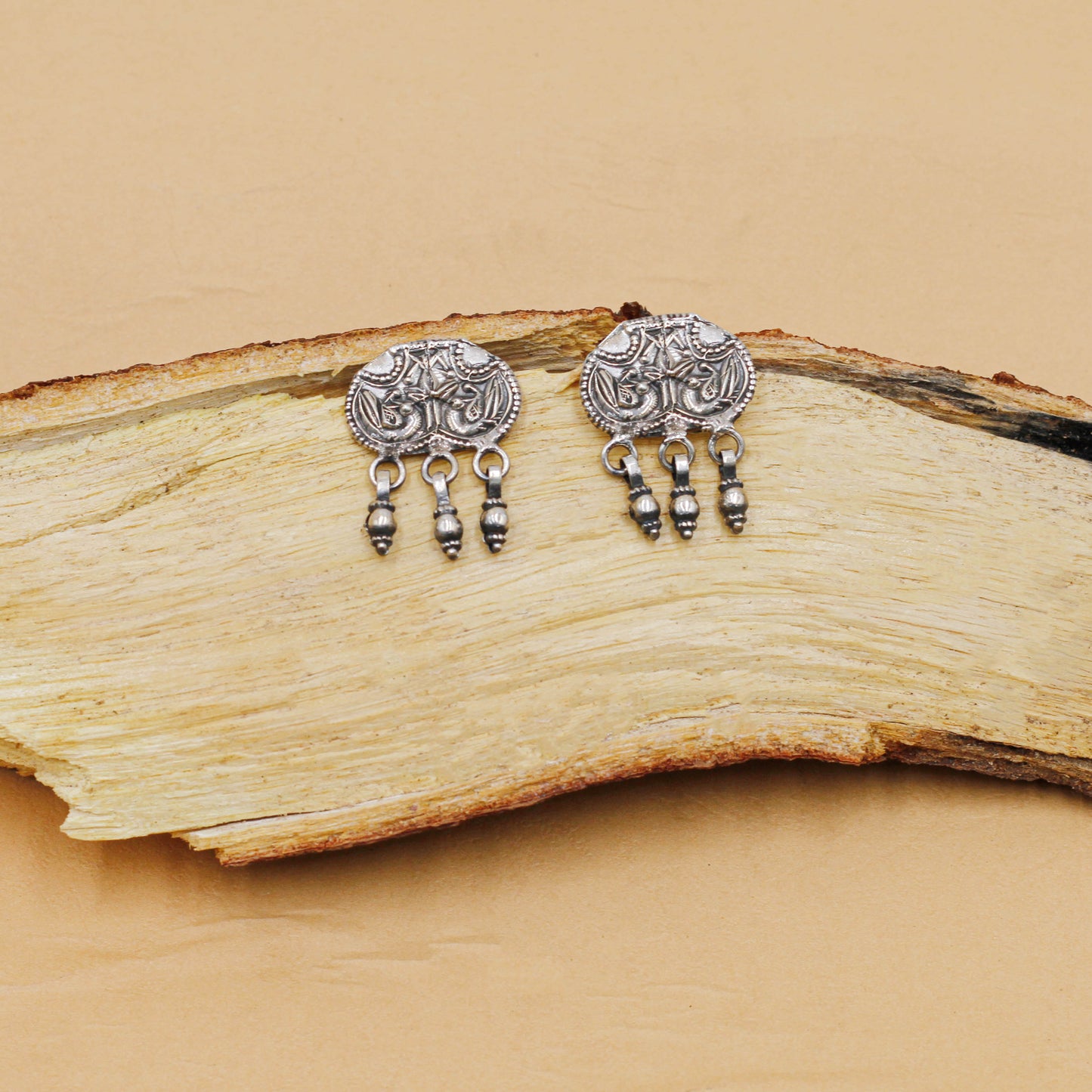 Sangeeta Boochra Silver Earring