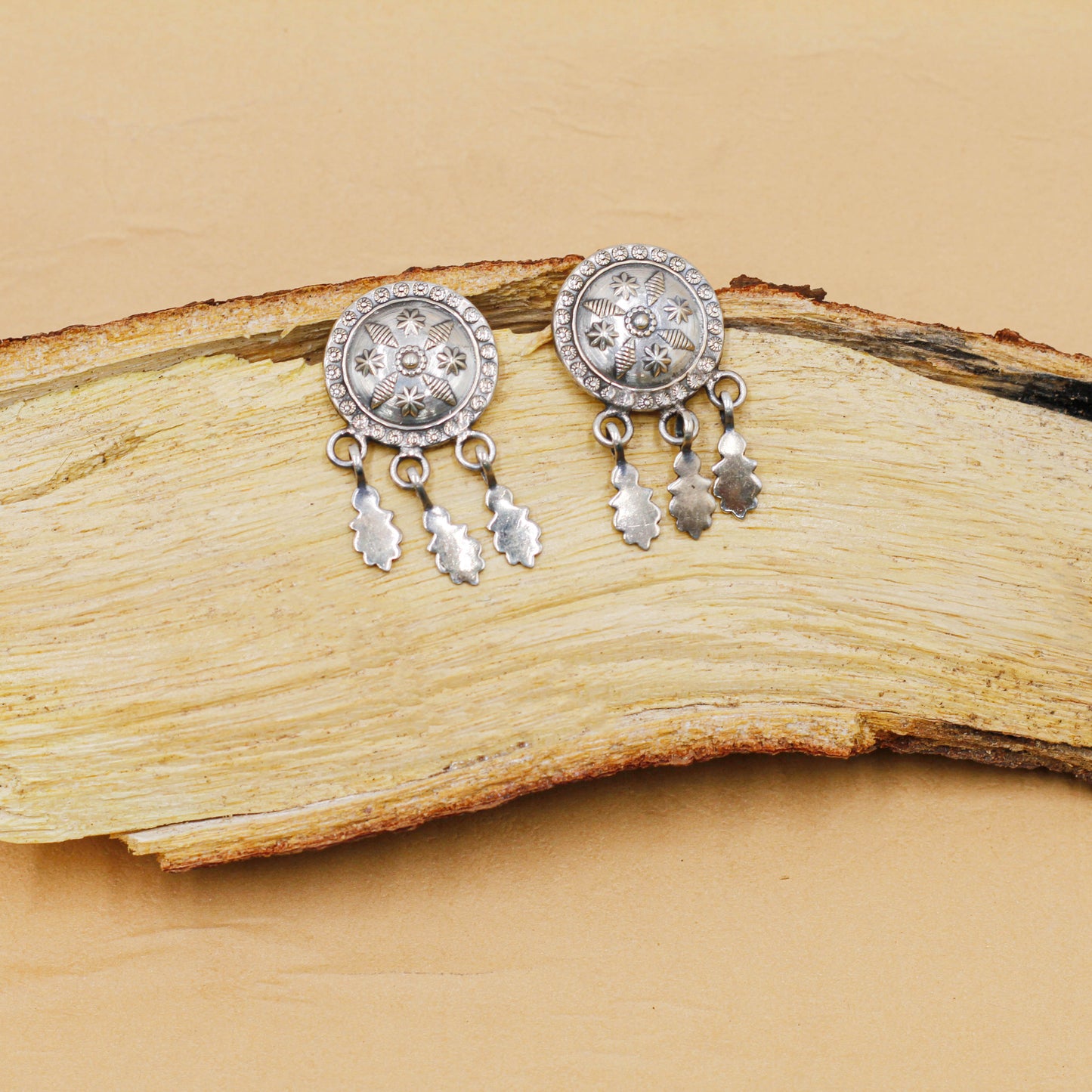 Sangeeta Boochra Silver Earring