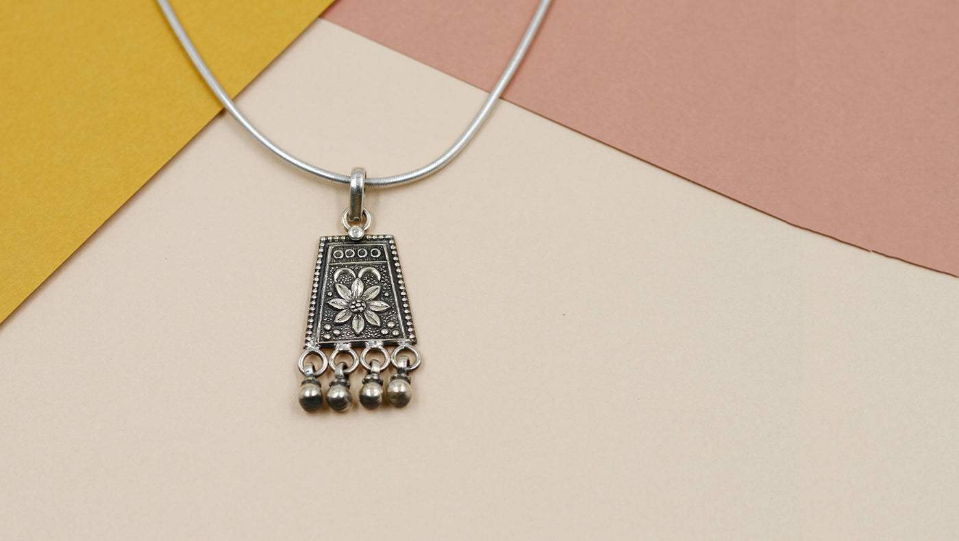 Sangeeta Boochra 925 Silver Pendant With Chain