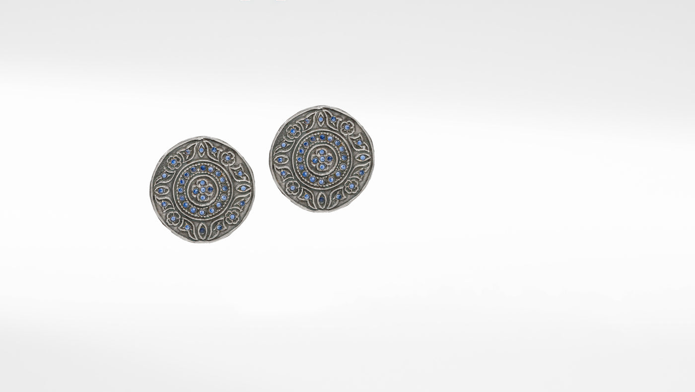Handcrafted Antique Earrings for Timeless Elegance