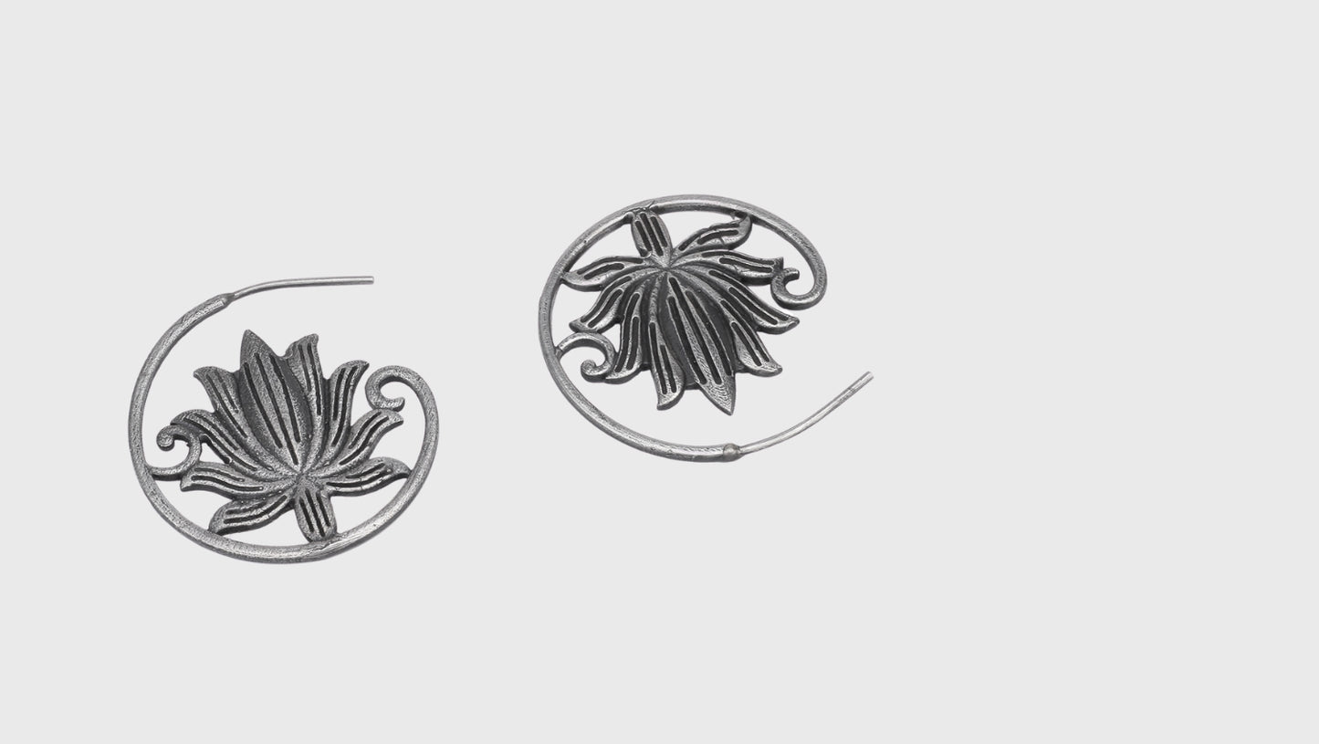 Samrina Silver Floral Earrings