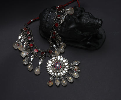 Sangeeta Boochra Silver Necklace With Kundan