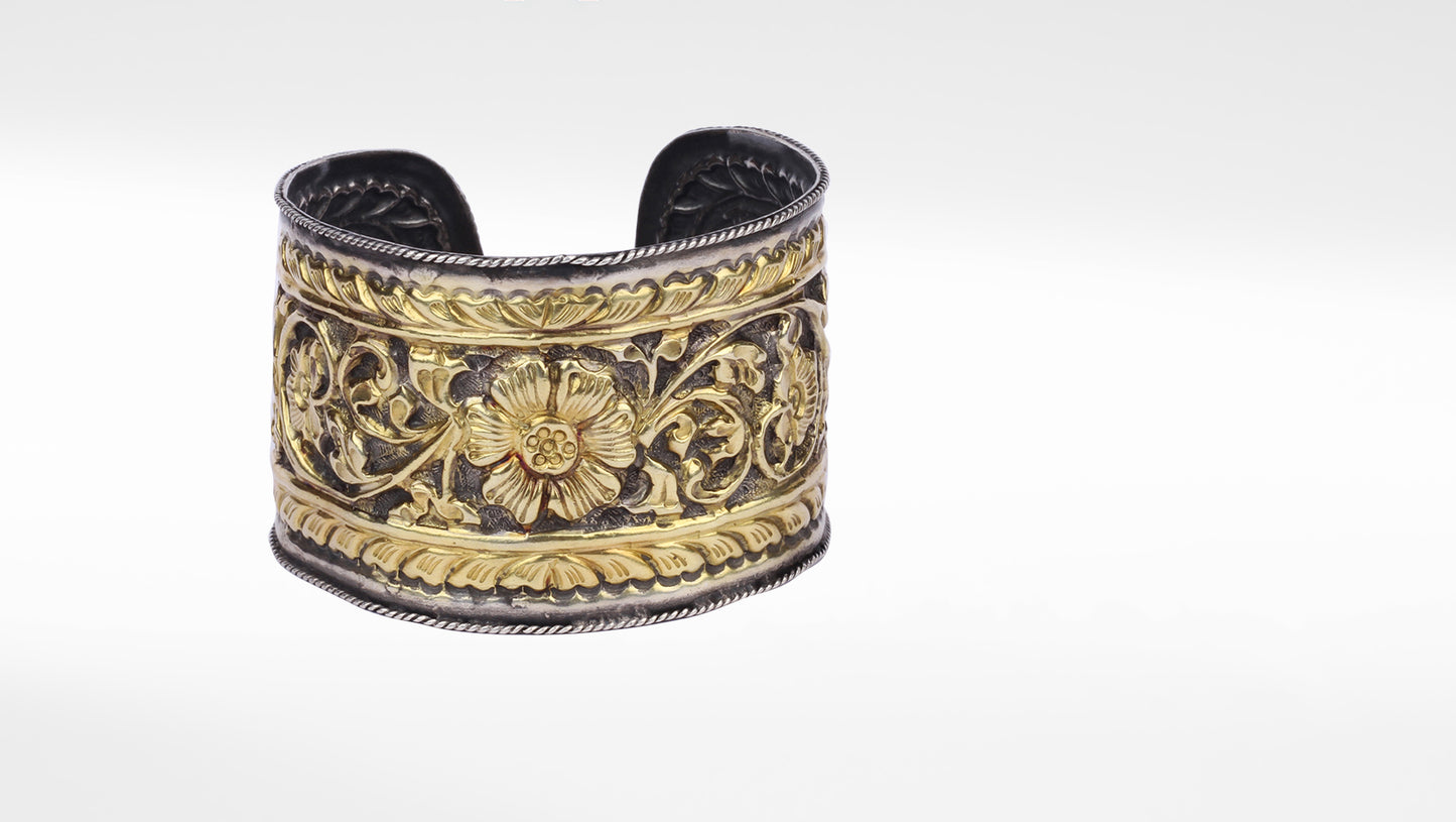 Sangeeta Boochra X Payal Singhal  Leyla Silver Bangle