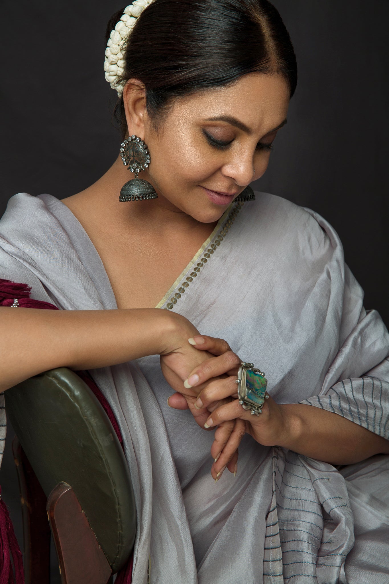 Shefali Shah in Sangeeta Boochra Silver Ring Studded With Mother Of Pearl Stone And Earrings