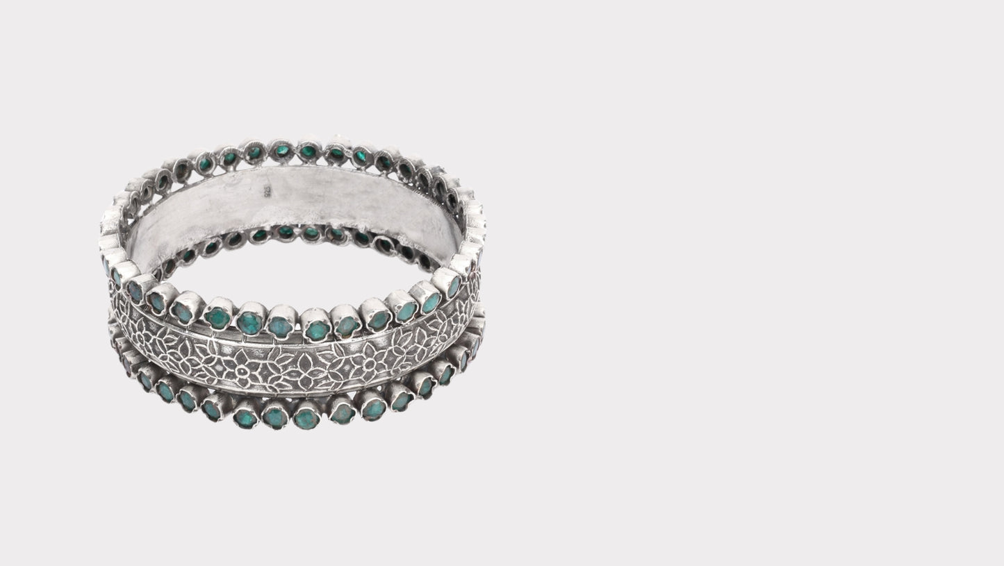 Silver Nasmin Floral Bracelet with delicate floral design