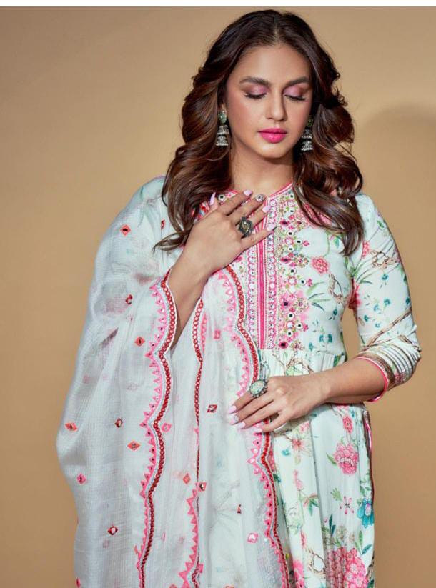 Silver Glamour: Huma Qureshi Shines in Sangeeta Boochra