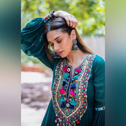 Aditi Rao Hydari In Silver Earring