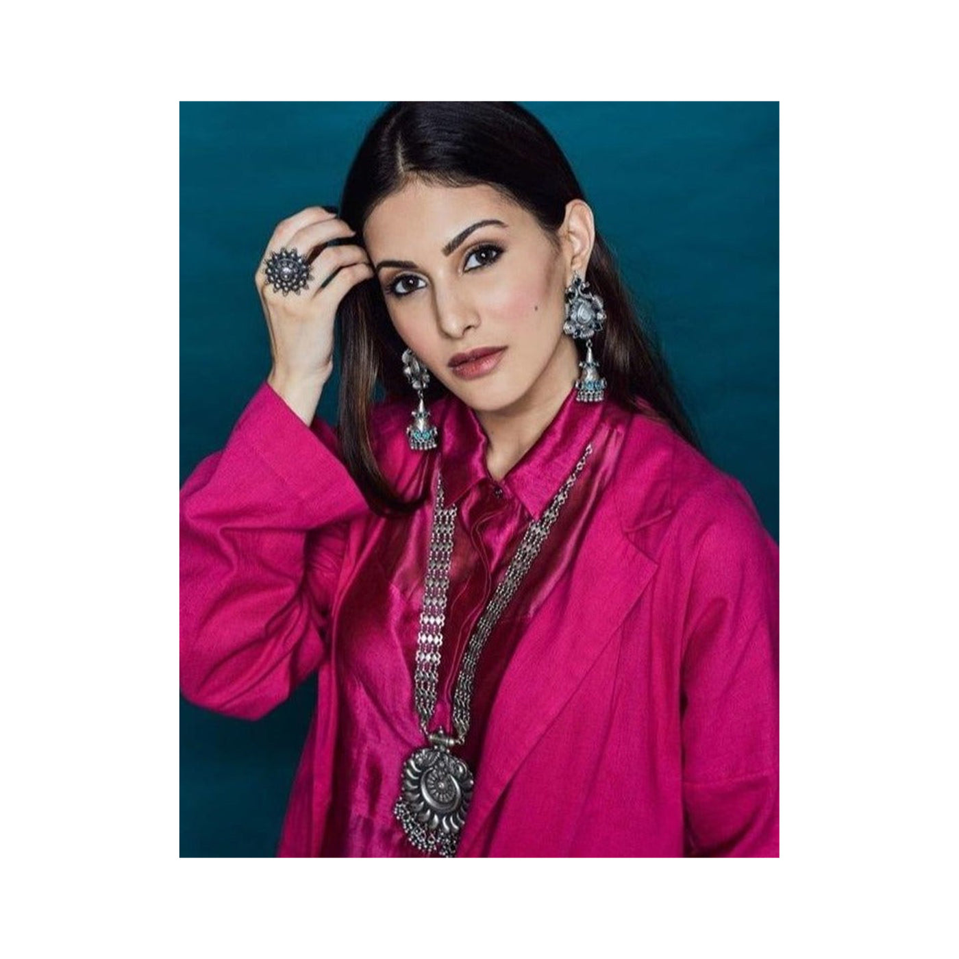 Amyra Dastur in Sangeeta Boochra Silver Handmade Earrings And  Necklace