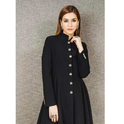 Kriti Sanon in Silver Earrings And Ring