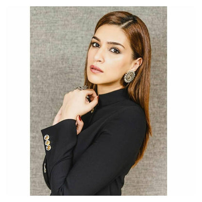 Kriti Sanon in Silver Earrings And Ring