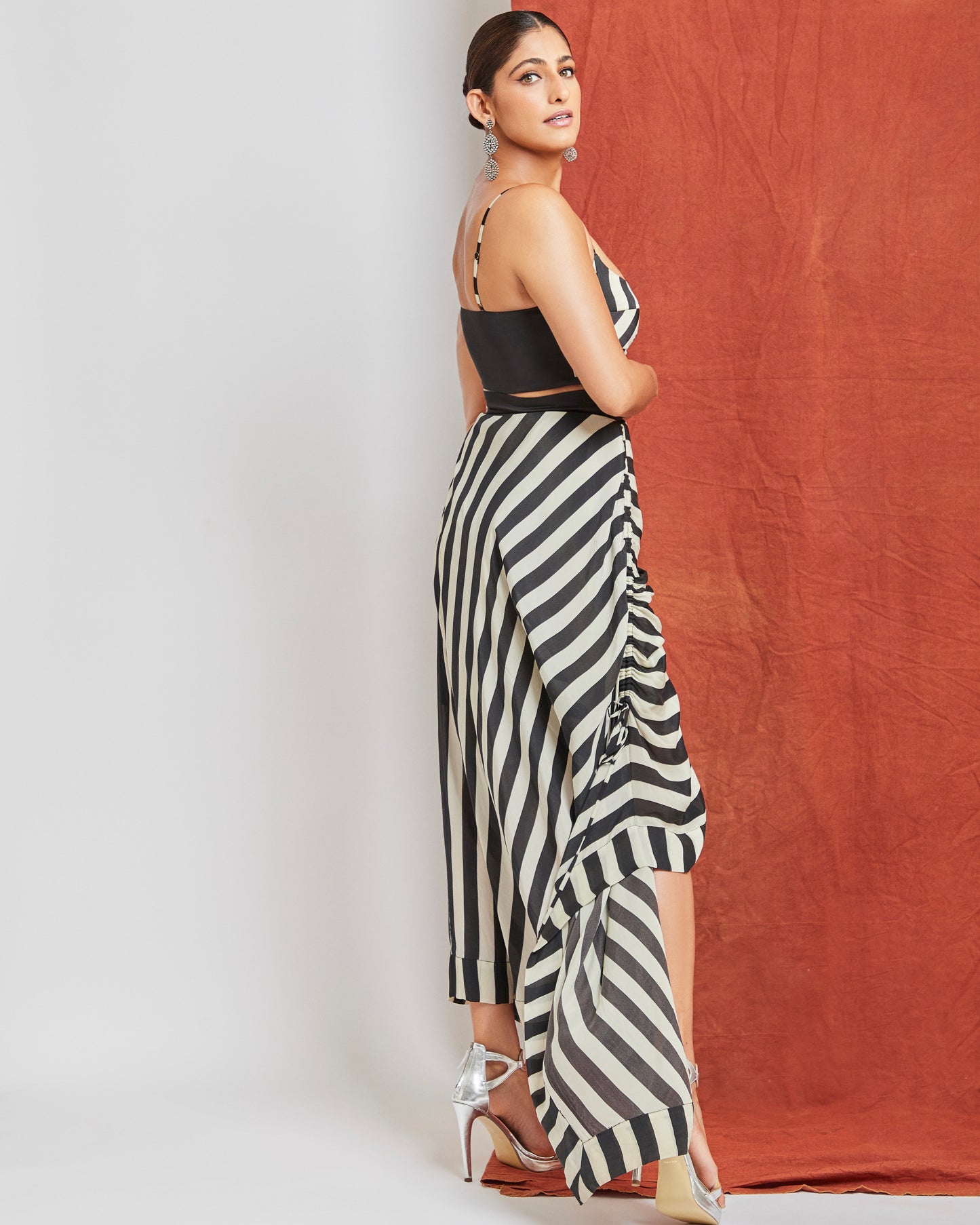 Kubrasait In Sangeeta Boochra Silver Earring